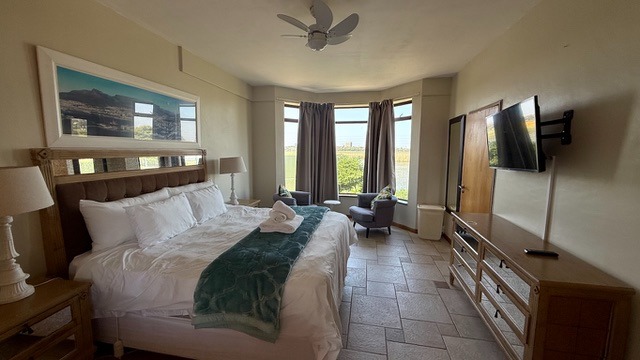 To Let 5 Bedroom Property for Rent in Sunset Beach Western Cape